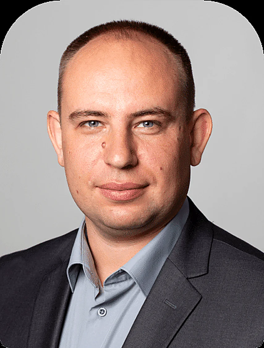 אלכס מולודיק, מייסד ובעלים